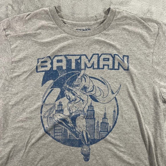 Old Navy Other - OLD NAVY Batman Graphic T-Shirt Mens XXL Gray‎ DC Comics Gotham City Retro